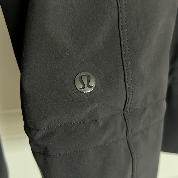 LULULEMON | Step to it Jacket * Black * 4 - Picture 9 of 10
